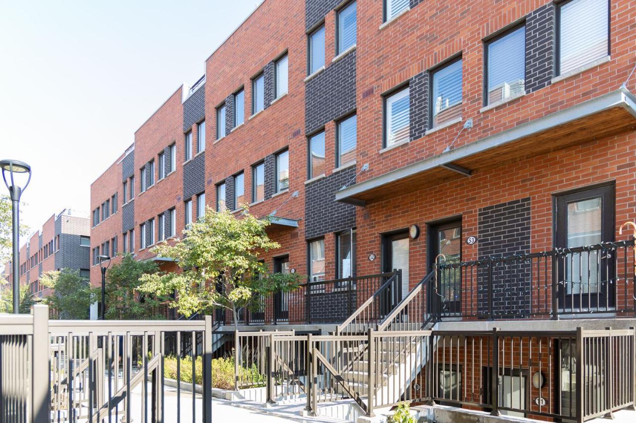 דירות טורונטו Beautiful Townhouse Near Yorkdale Mall, Wilson Subway מראה חיצוני תמונה