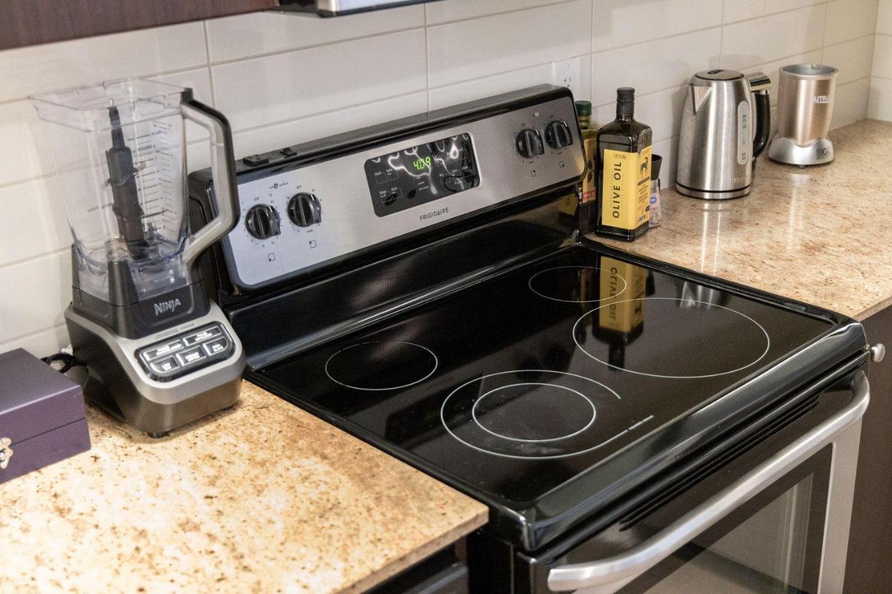 דירות טורונטו Beautiful Townhouse Near Yorkdale Mall, Wilson Subway מראה חיצוני תמונה