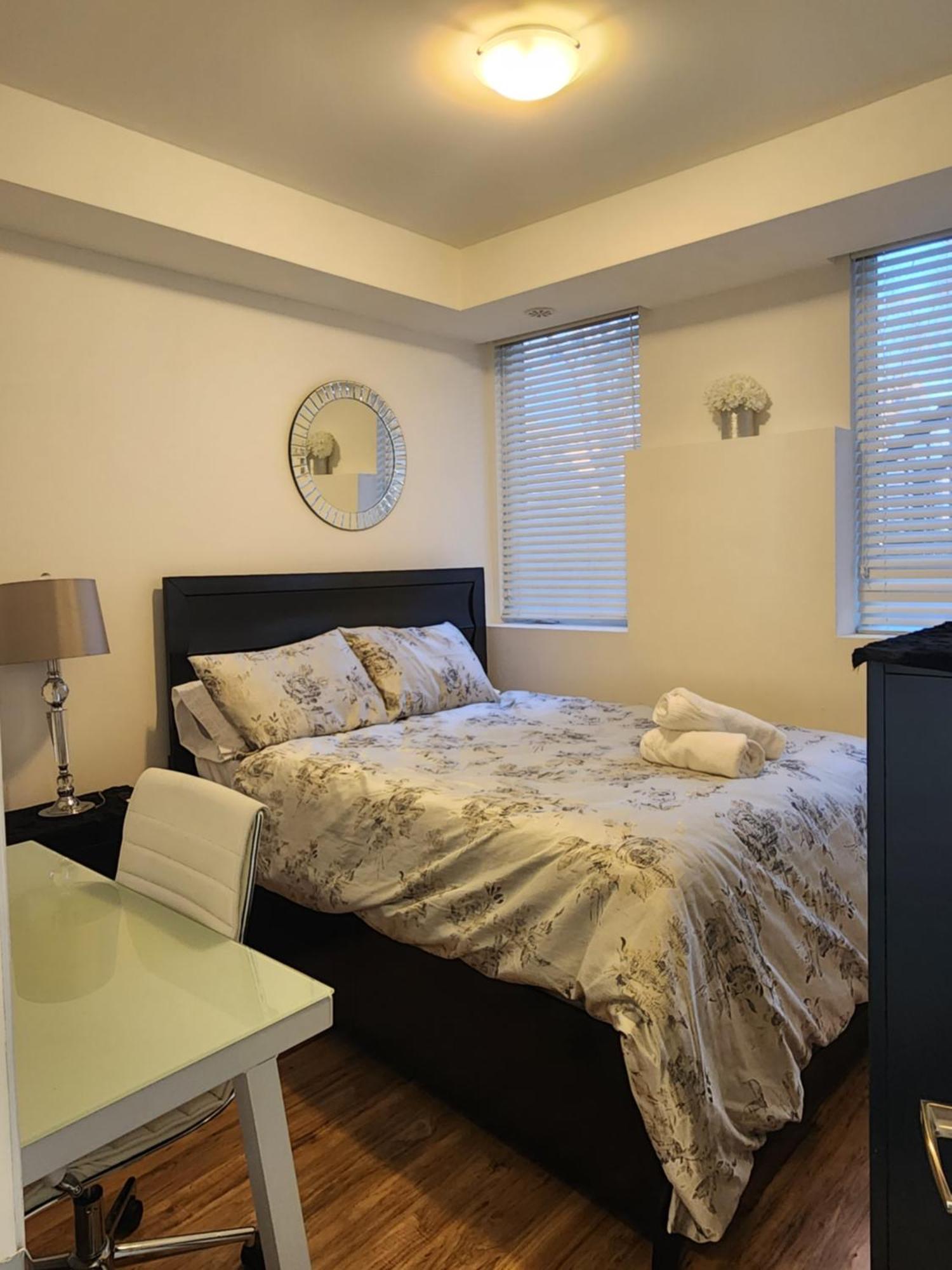 דירות טורונטו Beautiful Townhouse Near Yorkdale Mall, Wilson Subway מראה חיצוני תמונה