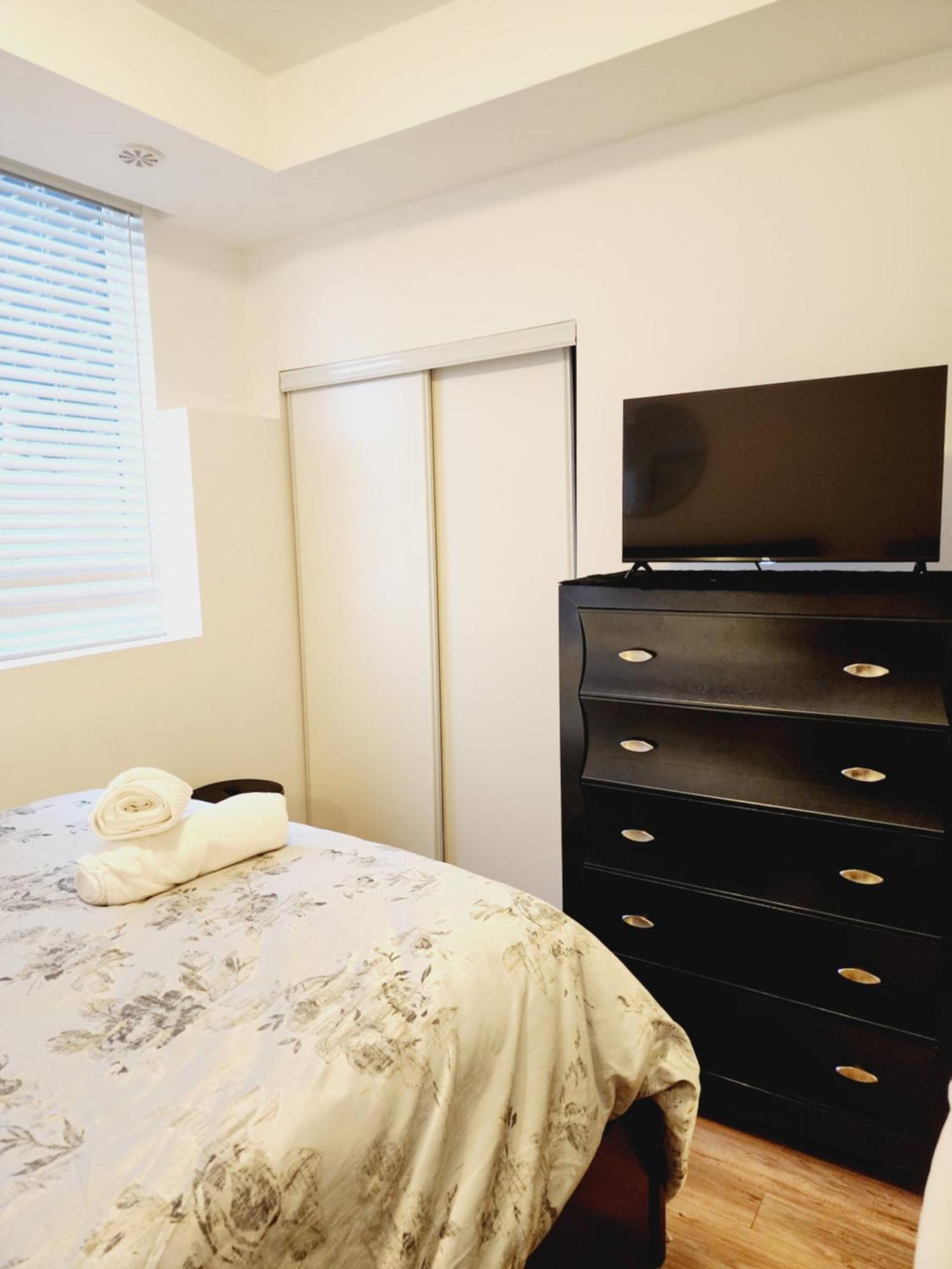 דירות טורונטו Beautiful Townhouse Near Yorkdale Mall, Wilson Subway מראה חיצוני תמונה